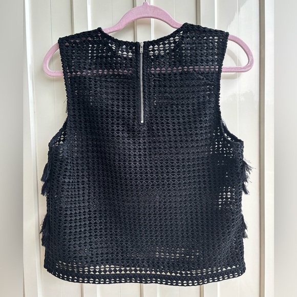 Transparent sleeveless with a fringe - Picture 3 of 8